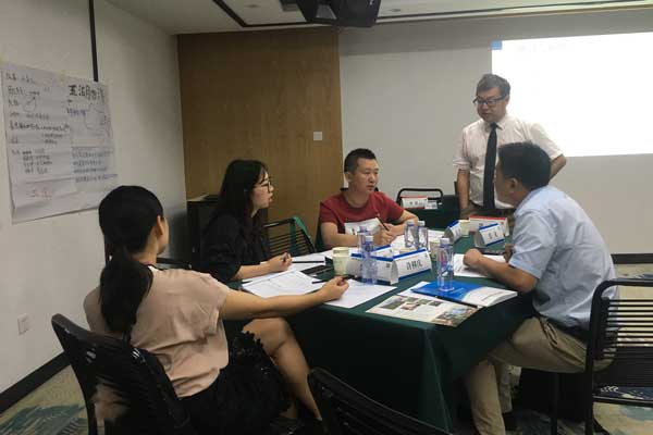 教员领导学员 (2).jpg